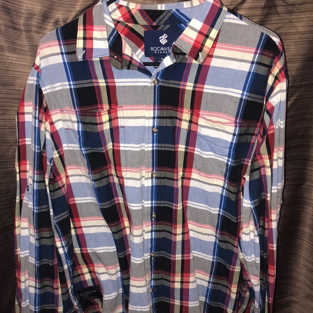 Men’s Rocawear Button Down Shirt